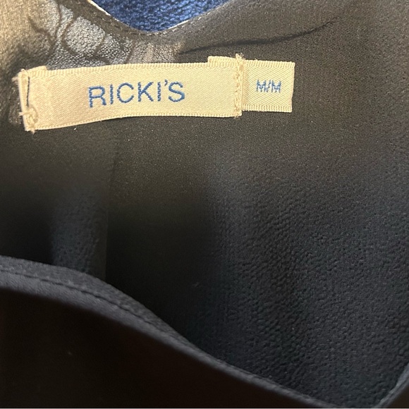 Ricki’s Top - Picture 3 of 4